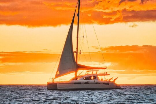 Small Group Yacht Sunset Cruise from Oahu