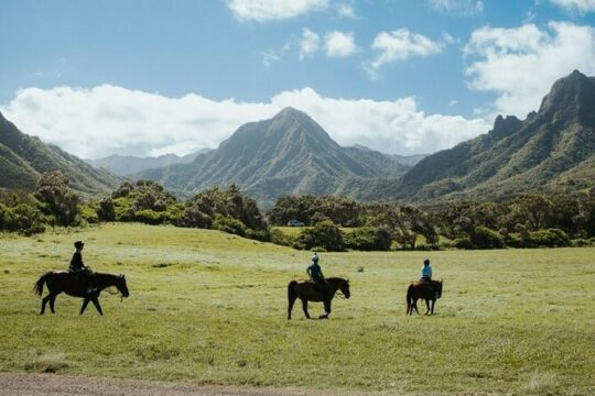 Kualoa Ranch - Horseback Walking Tour