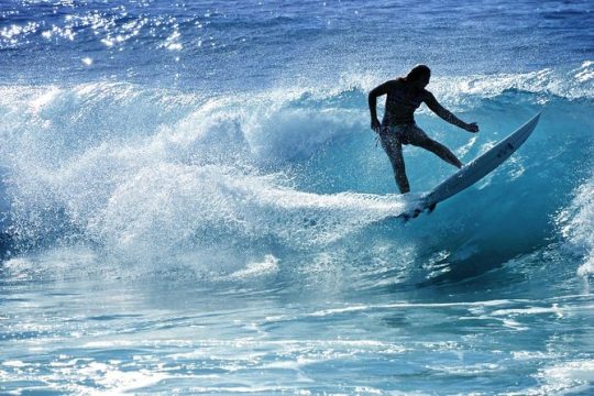 Intermediate Group Surf Lesson on Maui South Shore