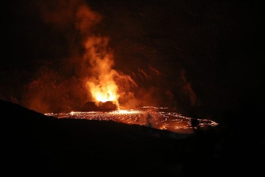 Private Sprinter Van 10 Seats tour from Kona Coast to Volcanoes National Park