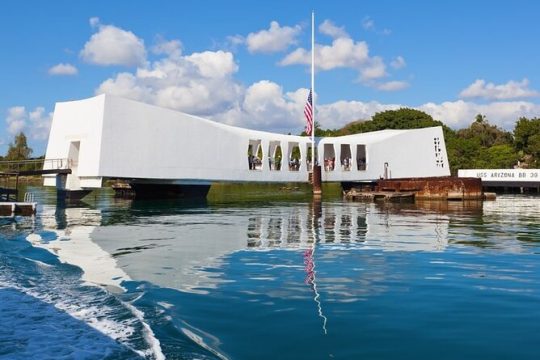 Family-friendly Pearl Harbor and Honolulu Downtown with private transportation