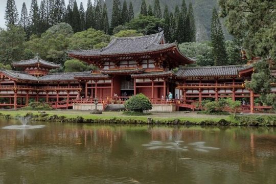 Full Day Oahu Tour with Byodo Temple & Waimea Waterfalls