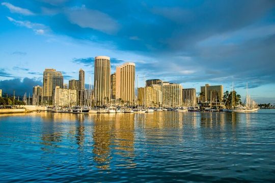 Private Custom Walking Tour with a Local Guide in Oahu