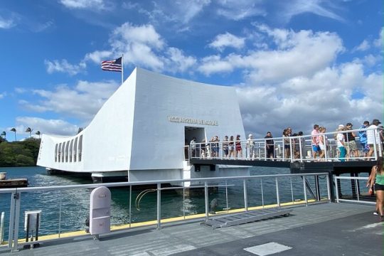 Tribute to Pearl Harbor Arizona Memorial and Honolulu City Tour