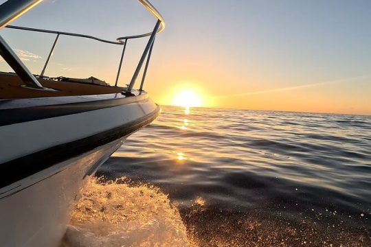 Sunset Cruise along Waikiki Coastline