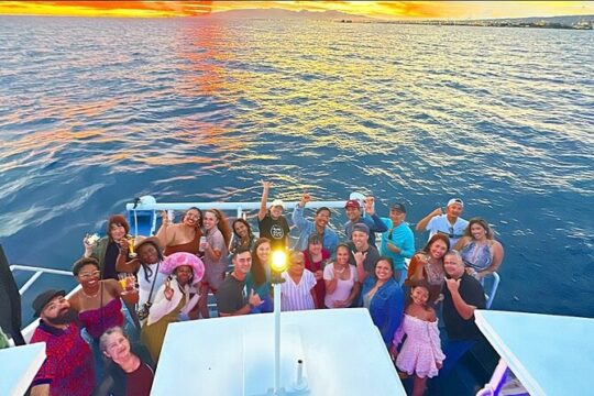 2 Hours Sunset and Firework Cruise in Waikiki Beach