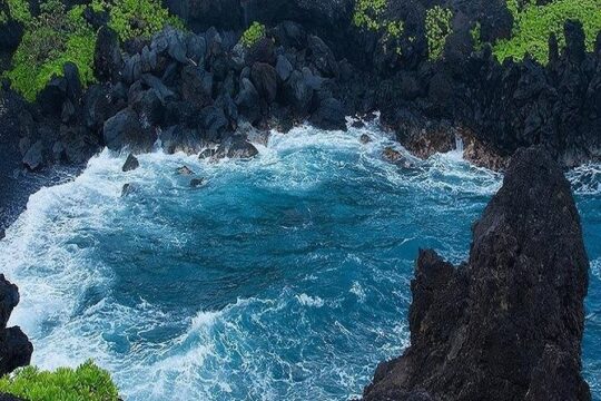 Deluxe Road to Hana Rainforest and Waterfall Experience from Oahu