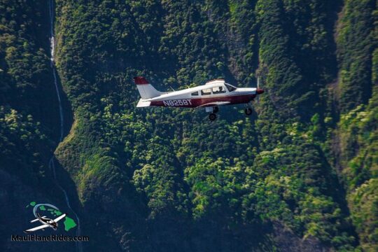 Maui *PRIVATE* Air Tour: Aquamarine & Emerald Dream: (2-5 People)