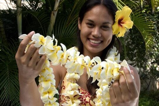 Honeymoon Airport Lei Greeting on Kahului Maui